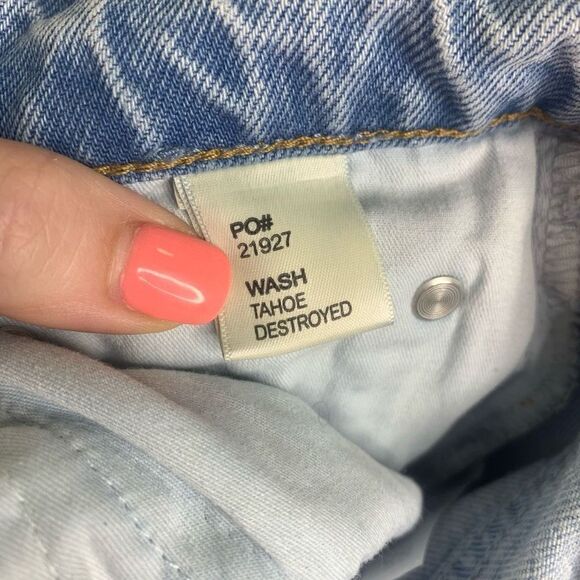 Reformation Jeans Size 24 High Rise Light Wash Mom Jeans Distressed Below Knee B - Picture 7 of 9